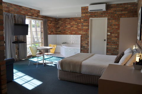 Mollymook Surfbeach Motel And Apartments - Tourism Gold Coast 5