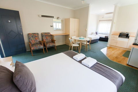 Jasmine Lodge Motel - Tourism Gold Coast 3