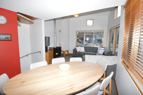 Akuna 3 - Gold Coast 3