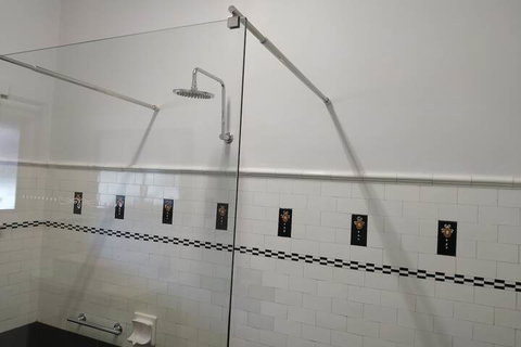 Glenelg Gateway Apartments - Tourism Gold Coast 3