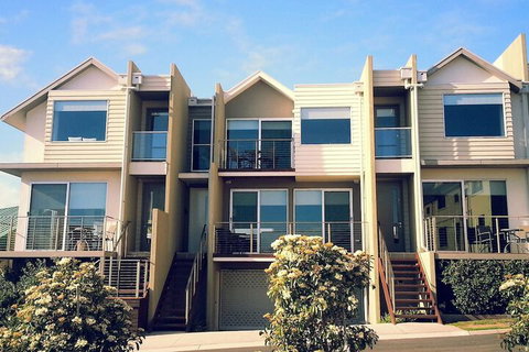 104 On Merri Apartments - Tourism Gold Coast 1