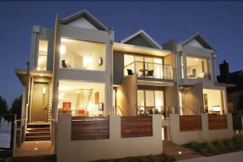 104 On Merri Apartments - Tourism Gold Coast 0