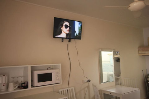 Aromet Motor Inn - Tourism Gold Coast 5