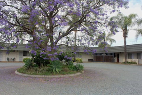 Aromet Motor Inn - Tourism Gold Coast 0