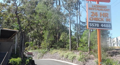 Town & Country Motel - Tourism Gold Coast 1