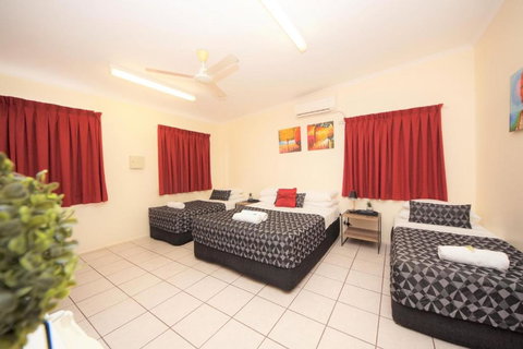 Parkside Motel - Tourism Gold Coast 5