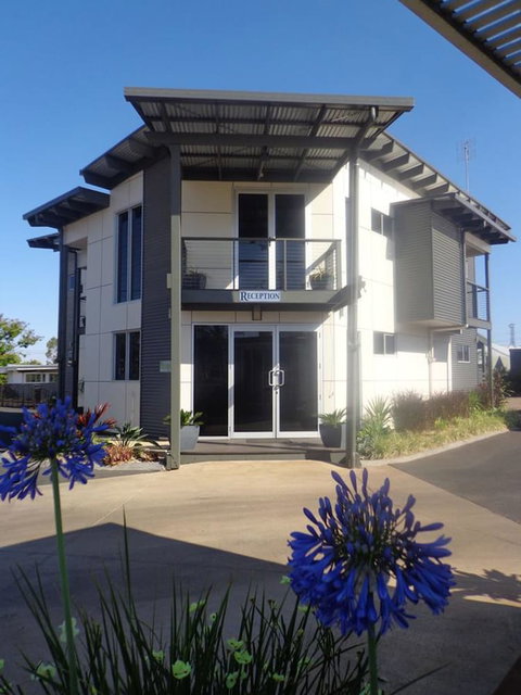 Smart Stayzzz Inns Clermont - Tourism Gold Coast 2