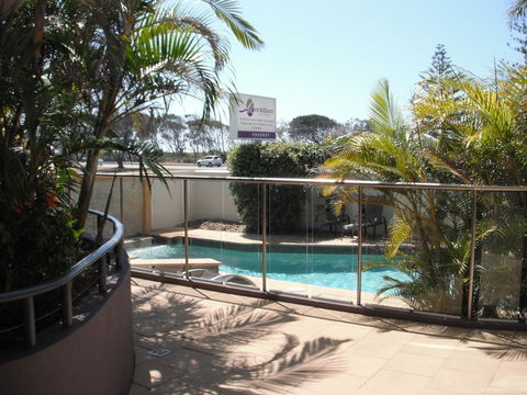 Meridian Alex Beach Apartments - Tourism Gold Coast 5