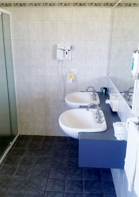 Lacepede Bay Motel - Tourism Gold Coast 3