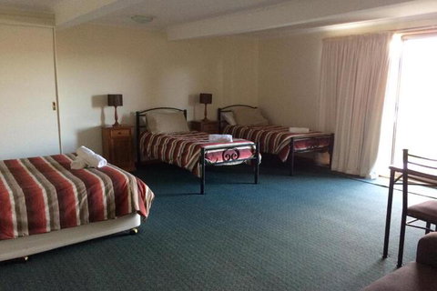 Glengarry 1 - Gold Coast 4