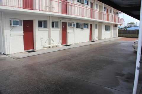 Caloundra Suncourt Motel - Tourism Gold Coast 1