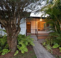 Ron's Beach House - Tourism Gold Coast