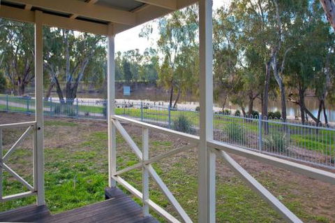 Wagga Wagga Beach Caravan Park - Tourism Gold Coast 1