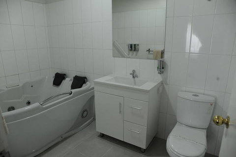 Norwood House Motel & Reception Centre - Tourism Gold Coast 6