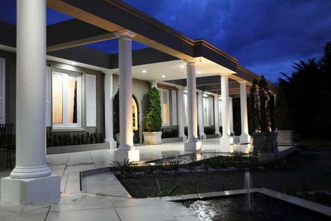 Norwood House Motel & Reception Centre - Tourism Gold Coast 2