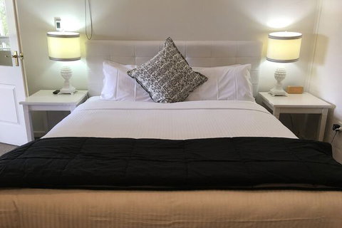 Norwood House Motel & Reception Centre - Tourism Gold Coast 5
