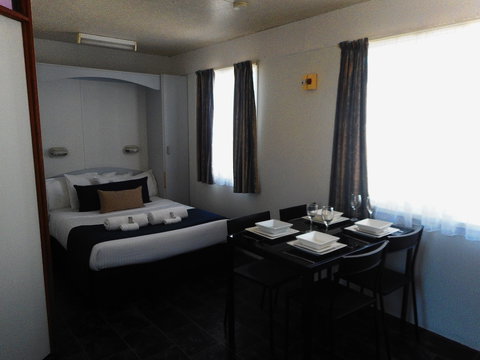 Two Shores Holiday Village - Gold Coast 1