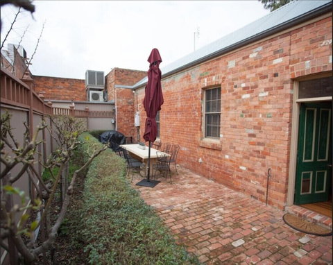 The Steampacket Inn - Tourism Gold Coast 1