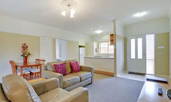Traralgon Serviced Apartments - Gold Coast 2
