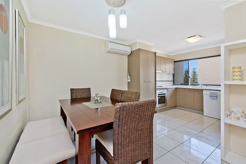 Joanne Apartments - Tourism Gold Coast 2