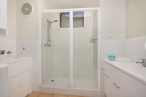 Joanne Apartments - Tourism Gold Coast 6