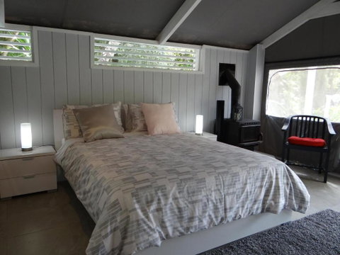 Eumundi Yacht Club B & B - Tourism Gold Coast 1