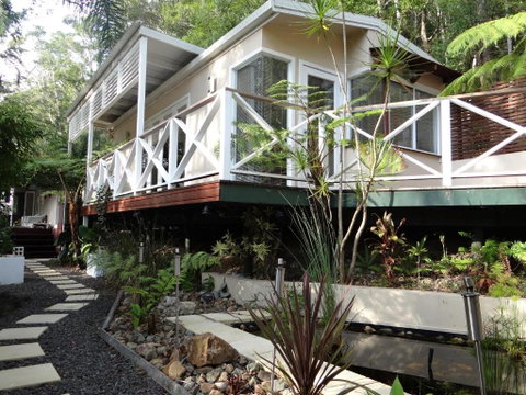 Eumundi Yacht Club B & B - Tourism Gold Coast 6
