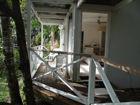 Eumundi Yacht Club B & B - Tourism Gold Coast 3