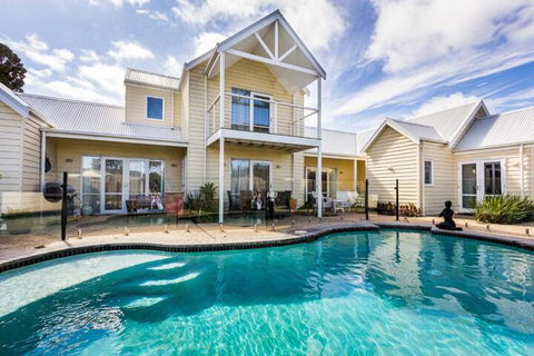 Seaside Spa Retreat - Gold Coast 7