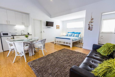 Seaside Spa Retreat - Gold Coast 6