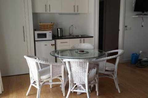 Seaside Spa Retreat - Gold Coast 2