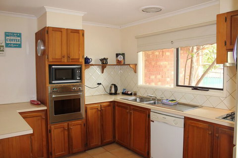 Australian Home Away At East Doncaster - Gold Coast 2