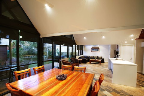 Whalers Cove Villas - Tourism Gold Coast 2