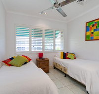 Azure Waters - Tourism Gold Coast