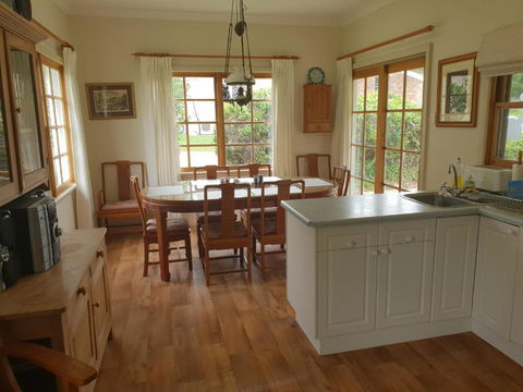 Sutton Forest Cottage - Tourism Gold Coast 2