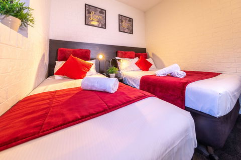 Ascot Budget Inn & Residences - Tourism Gold Coast 4