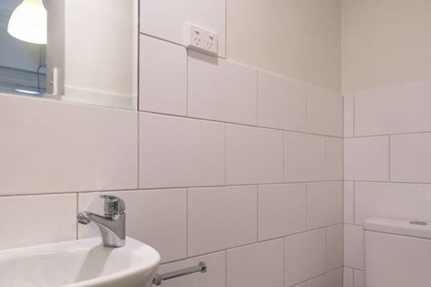 Highfield Hotel - Tourism Gold Coast 7