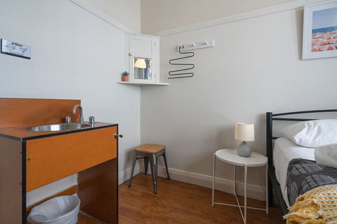 Highfield Hotel - Tourism Gold Coast 5