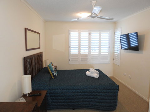 On The River Apartments - Tourism Gold Coast 6