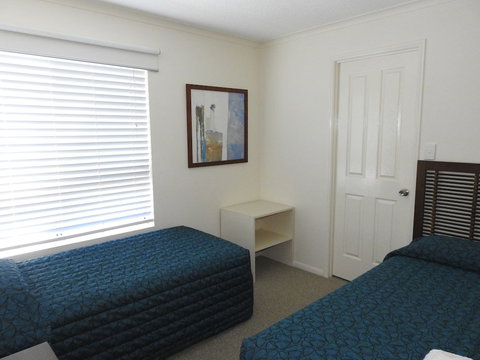 On The River Apartments - Tourism Gold Coast 2