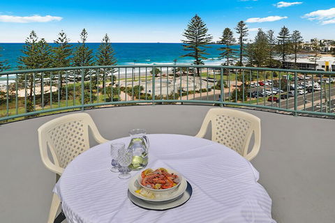 Alex Seaside Resort - Tourism Gold Coast 1