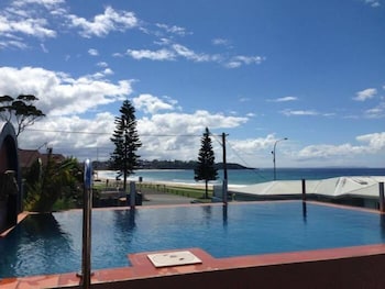 Beachhouse Mollymook - Tourism Gold Coast 2