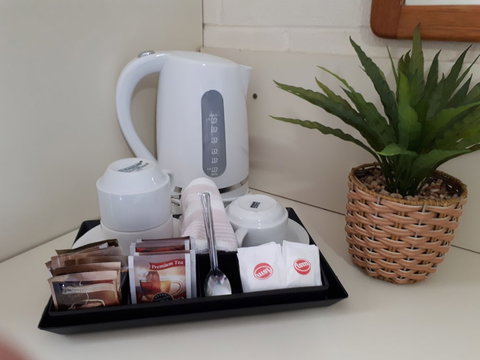 Crest Motor Inn - Gold Coast 4