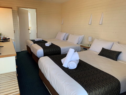 Crest Motor Inn - Gold Coast 5