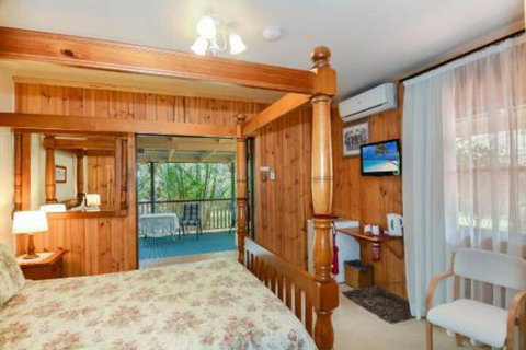 Peppertree Cottage - Tourism Gold Coast 4