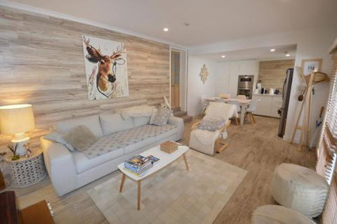 Karas 10 - Gold Coast 2