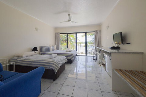 Hinchinbrook Marine Cove Resort - Tourism Gold Coast 1
