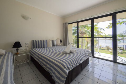 Hinchinbrook Marine Cove Resort - Tourism Gold Coast 3