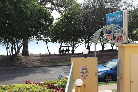Alexander Beachfront Apartments - Tourism Gold Coast 5
