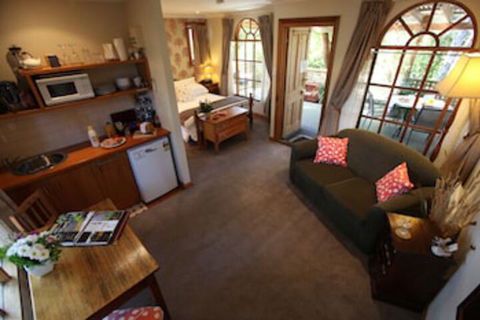 Amble At Hahndorf - Tourism Gold Coast 0